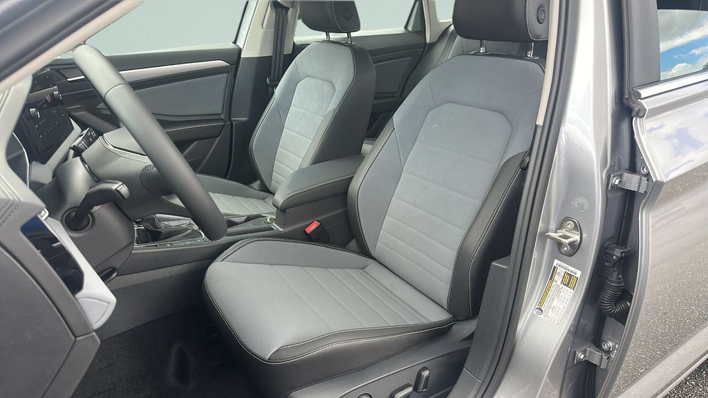 New 2027 Volkswagen Jetta SE FWD image 26