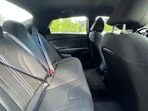Certified 2025 Hyundai Elantra Sport FWD image 18