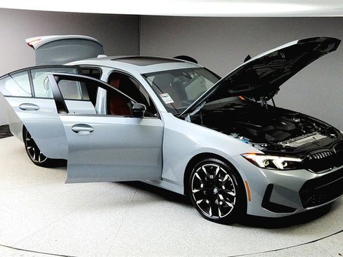 Used 2025 BMW 330i xDrive Sedan w/ M Sport Package image 17