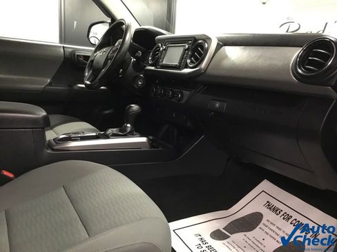 Used 2017 Toyota Tacoma SR5 w/ Tow Package image 32