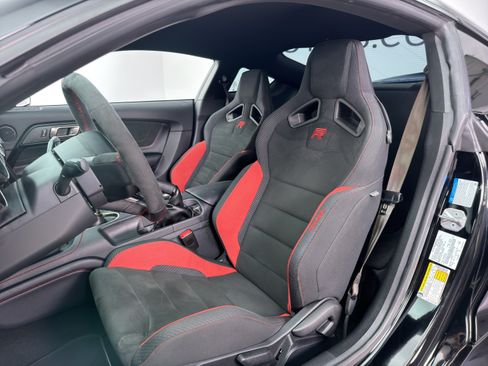 Used 2019 Ford Mustang Shelby GT350R w/ GT350R Equipment Group 920A RWD image 15