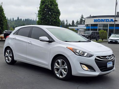 Used 2013 Hyundai Elantra GT w/ Touch & Go Pkg FWD image 10