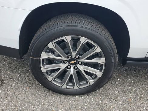 New 2026 Chevrolet Suburban High Country image 6