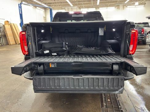 Used 2025 GMC Sierra 1500 AT4 w/ AT4 Premium Package AWD/4WD image 14
