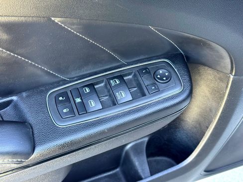 Used 2022 Dodge Charger R/T w/ Plus Group image 17