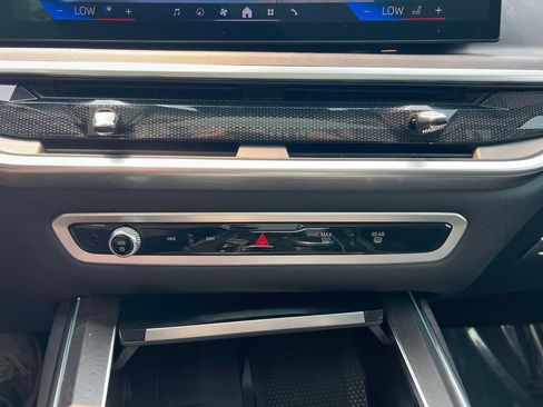 Used 2024 BMW X7 xDrive40i AWD/4WD image 28