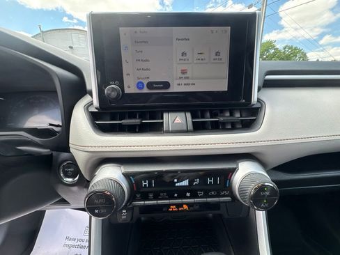 Used 2025 Toyota RAV4 XLE AWD/4WD image 18