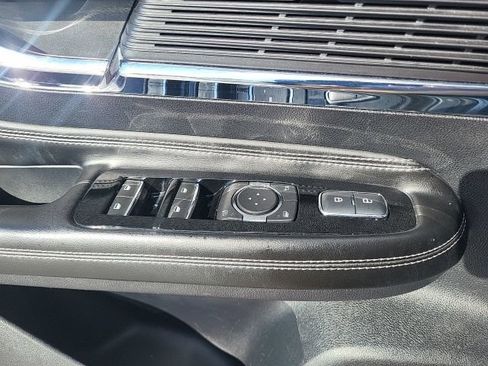 Used 2022 Lincoln Corsair AWD w/ Premium Package image 28