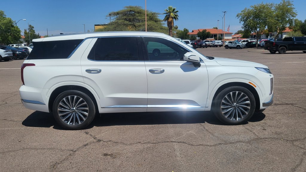 Used 2025 Hyundai Palisade Calligraphy FWD image 12