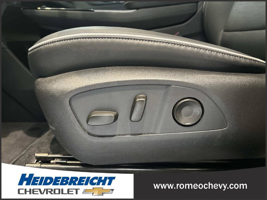 Used 2026 Buick Enclave Sport Touring w/ Power Package FWD image 14