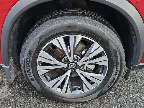 Certified 2021 Nissan Rogue SV image 8