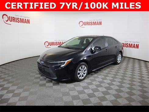 Used 2024 Toyota Corolla LE image 2