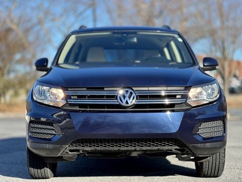 Used 2016 Volkswagen Tiguan S image 2