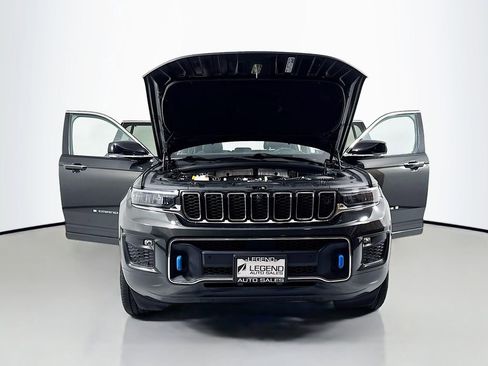 Used 2023 Jeep Grand Cherokee Overland w/ Advanced Protech Group III image 27