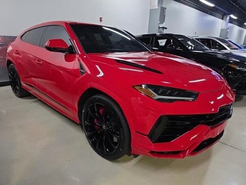 Used 2023 Lamborghini Urus S image 1