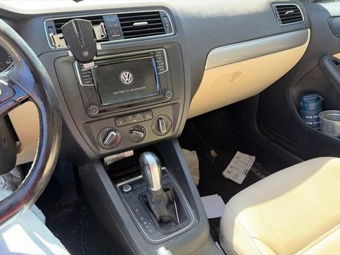 Used 2018 Volkswagen Jetta SE FWD image 7