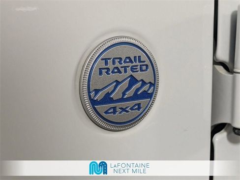 Used 2023 Jeep Wrangler Unlimited Sahara w/ Cold Weather Group image 10