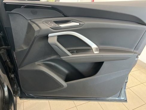 Used 2025 Audi Q5 Premium w/ Convenience Package AWD/4WD image 23