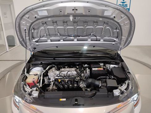 Used 2020 Toyota Corolla LE FWD image 28