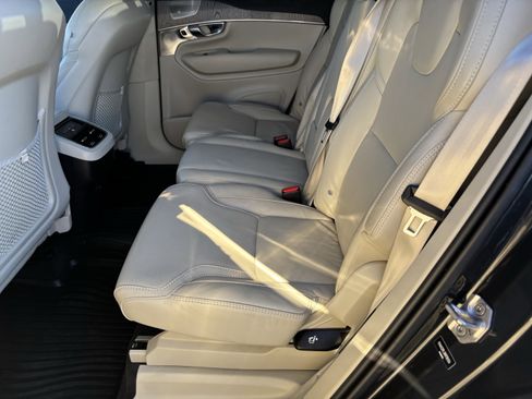 Used 2022 Volvo XC90 T6 Inscription image 16