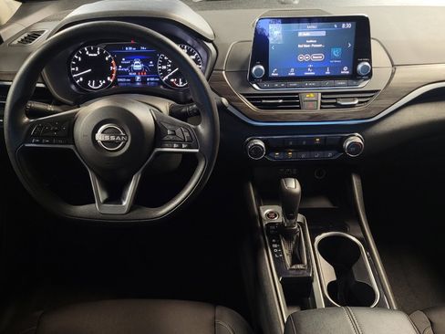 Used 2024 Nissan Altima 2.5 SV image 22