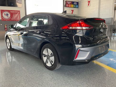 Used 2020 Hyundai Ioniq Blue FWD image 4