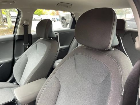Used 2025 Kia K4 FWD image 23