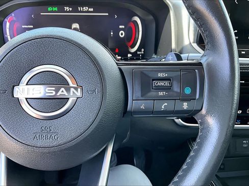 Used 2023 Nissan Rogue Platinum w/ Platinum Premium Package FWD image 24