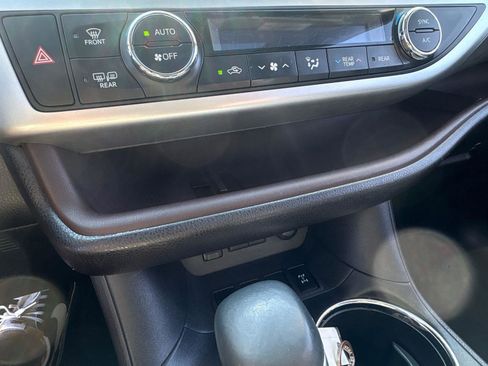 Used 2018 Toyota Highlander Limited w/ Protection Package #3 image 26