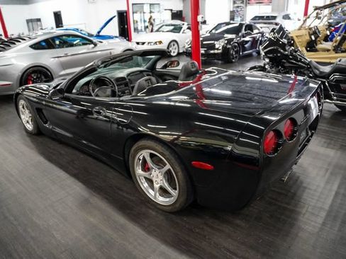 Used 2000 Chevrolet Corvette Convertible w/ Memory Pkg RWD image 3