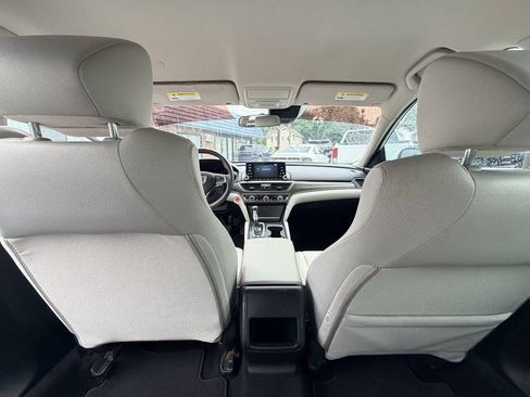 Used 2018 Honda Accord LX image 41