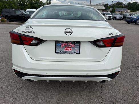 Used 2024 Nissan Altima 2.5 SV w/ SV Premium Package FWD image 13