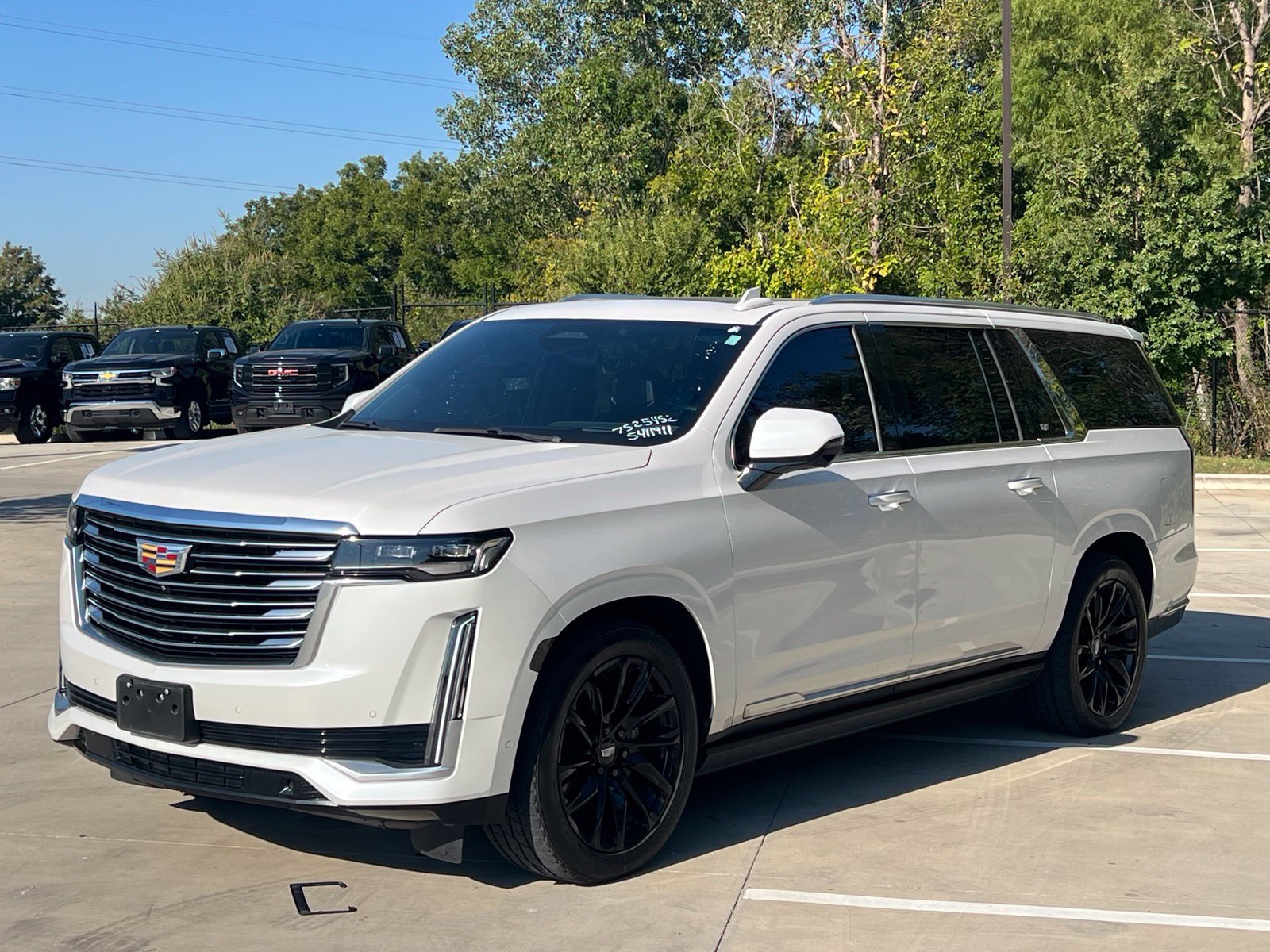 Used 2021 Cadillac Escalade ESV Premium Luxury Platinum AWD/4WD image 5