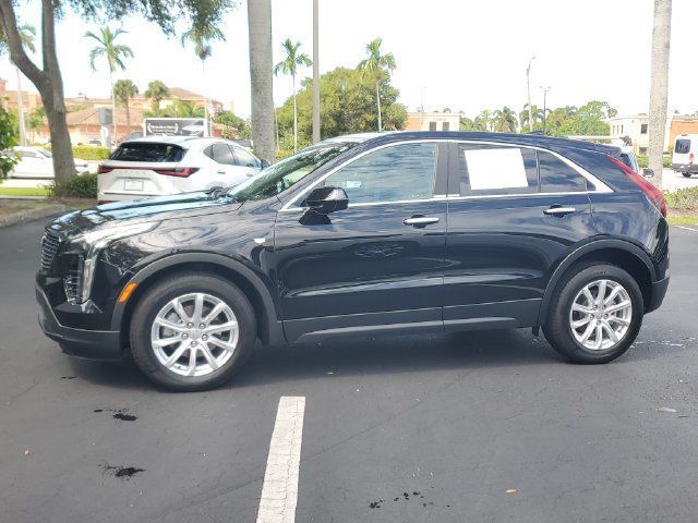 Certified 2023 Cadillac XT4 Luxury FWD image 2