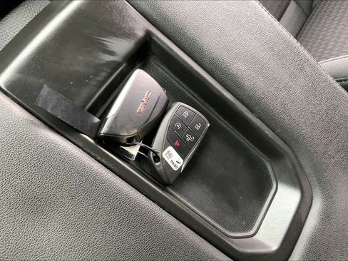 Used 2023 GMC Sierra 1500 Elevation image 13