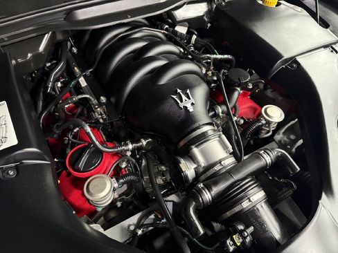 Used 2018 Maserati GranTurismo Sport RWD image 9