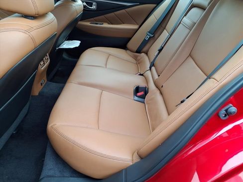 Used 2024 INFINITI Q50 Sensory image 11