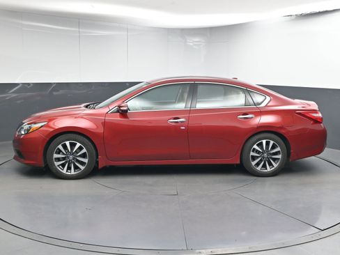 Used 2017 Nissan Altima 2.5 SL w/ 2.5 Technology Package image 5