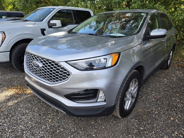 Used 2024 Ford Edge SEL w/ Convenience Package AWD/4WD image 2