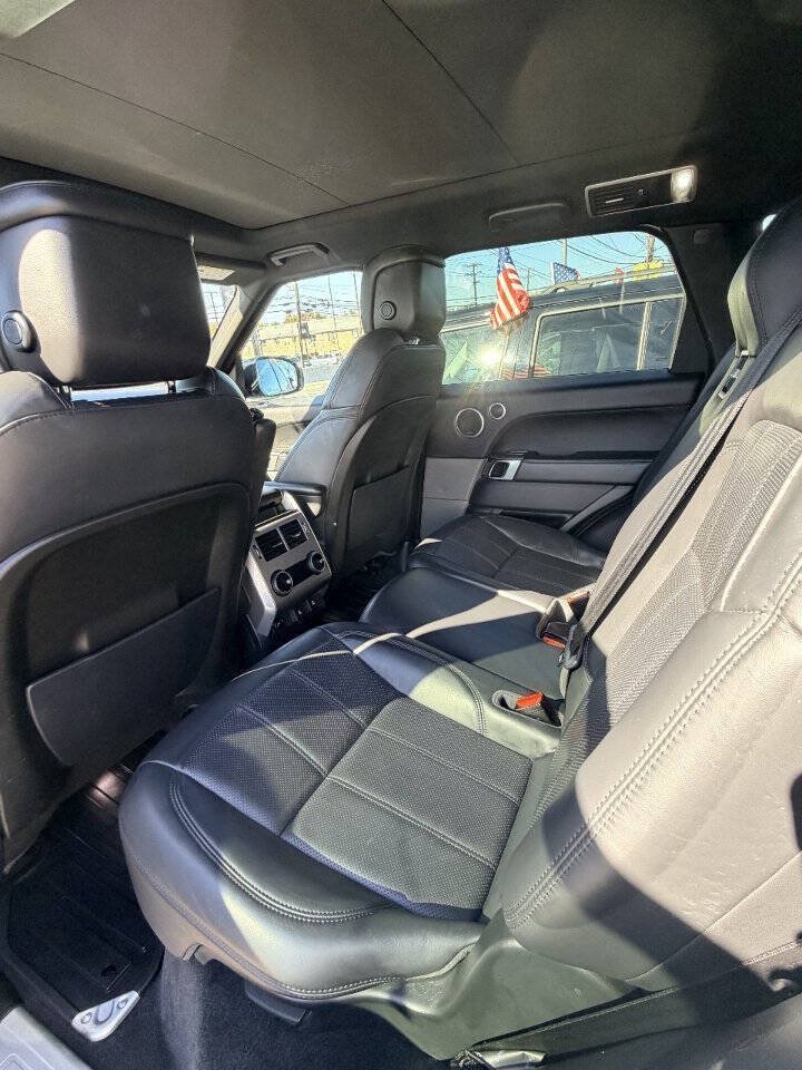 Used 2018 Land Rover Range Rover Sport HSE AWD/4WD image 7