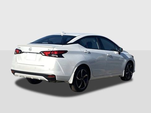 New 2025 Nissan Versa SR FWD image 4