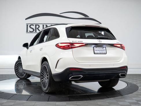 Used 2023 Mercedes-Benz GLC 300 4MATIC image 28
