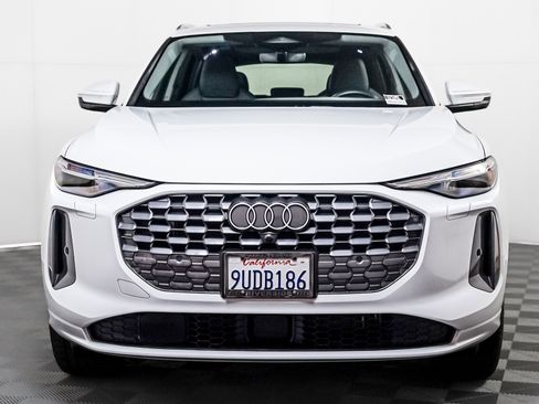 Certified 2025 Audi Q5 Premium Plus w/ Premium Plus image 9