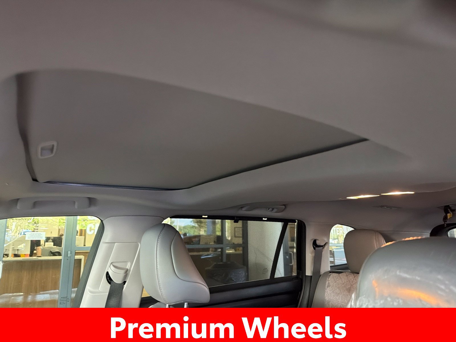 Used 2023 Toyota Highlander Bronze Edition FWD image 13