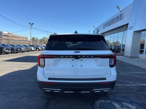 New 2026 Ford Explorer Active w/ Active Comfort Package image 7