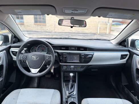 Used 2016 Toyota Corolla LE FWD image 10