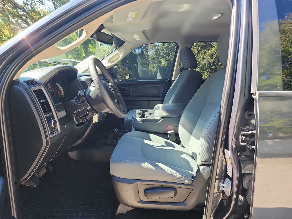 Used 2018 RAM 3500 Tradesman w/ Chrome Appearance Group AWD/4WD image 14