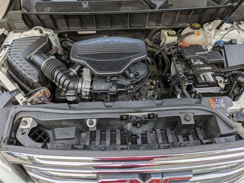 Used 2017 GMC Acadia SLE image 29