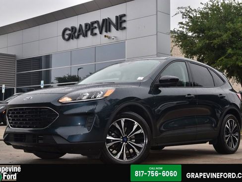 Used 2022 Ford Escape SE w/ SE Sport Appearance Package FWD image 1