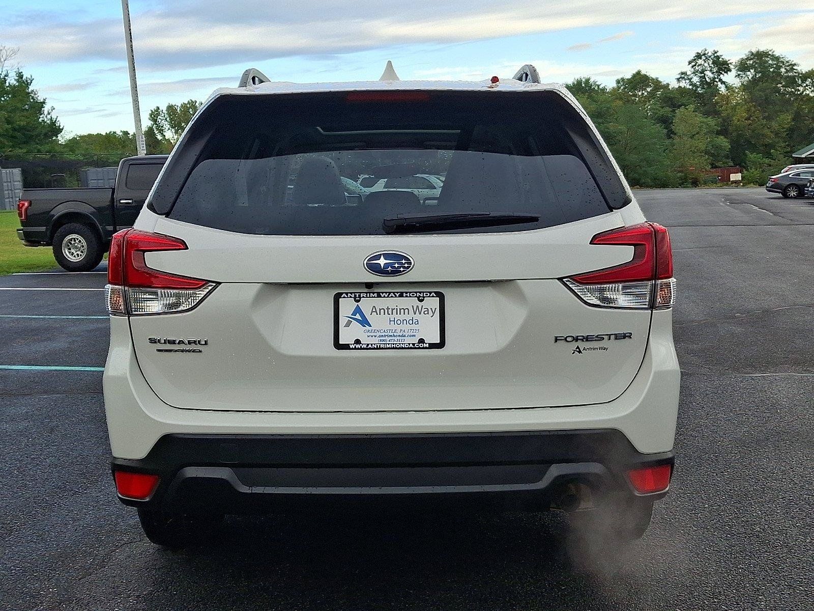 Used 2023 Subaru Forester Premium AWD/4WD image 5